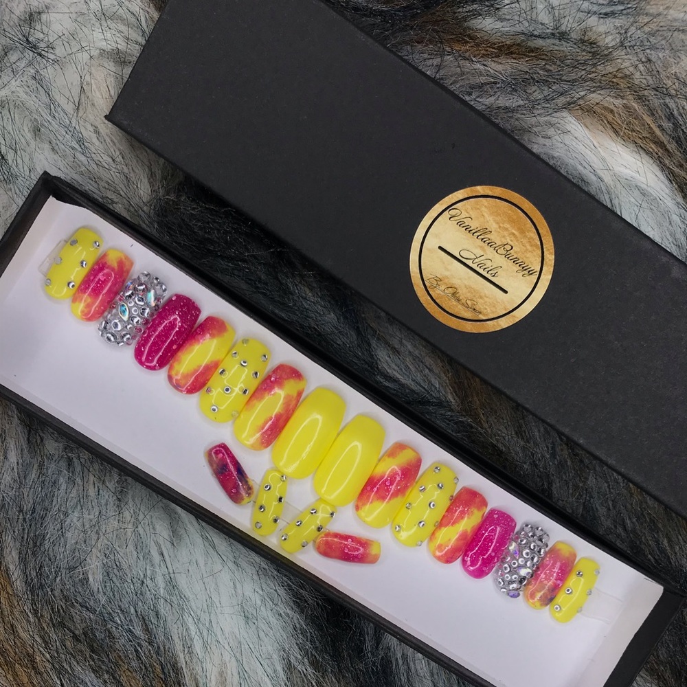 Mood Color Press On Nails💋🍦Style: Sorbet kisses
